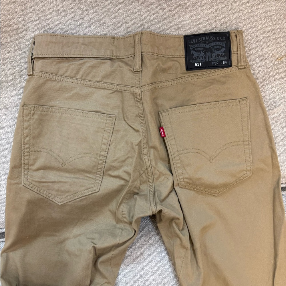 Levi’s Tan Jeans - new without tag